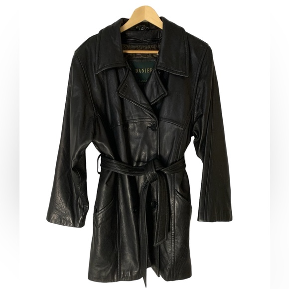 Danier Leather Thinsulate Coat with removable liner. - Picture 1 of 10